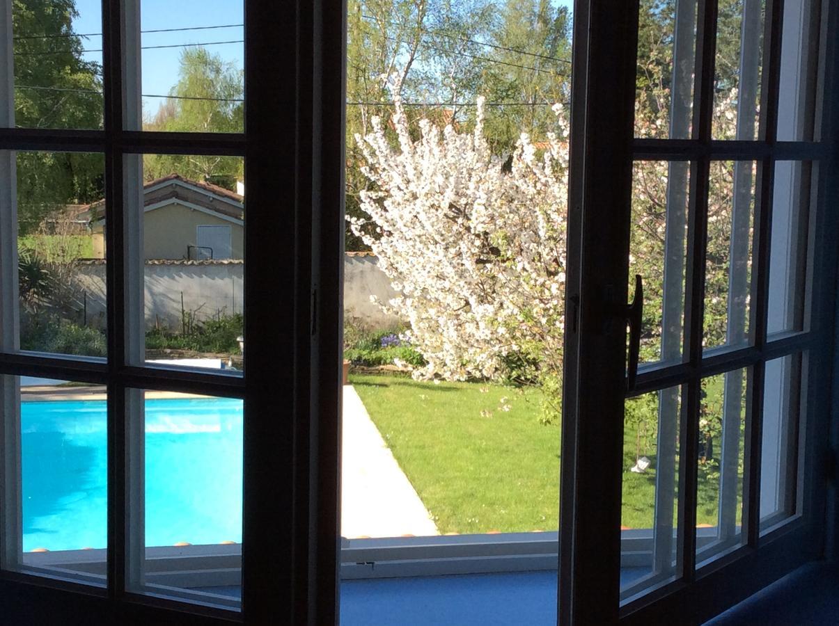 Le Relais Du Grand Logis Bed & Breakfast Civrieux ภายนอก รูปภาพ