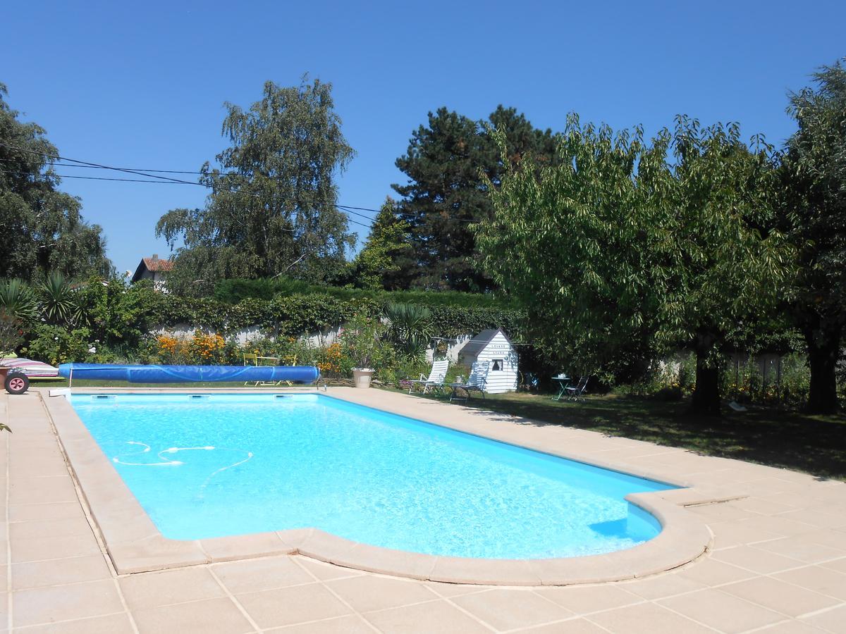 Le Relais Du Grand Logis Bed & Breakfast Civrieux ภายนอก รูปภาพ