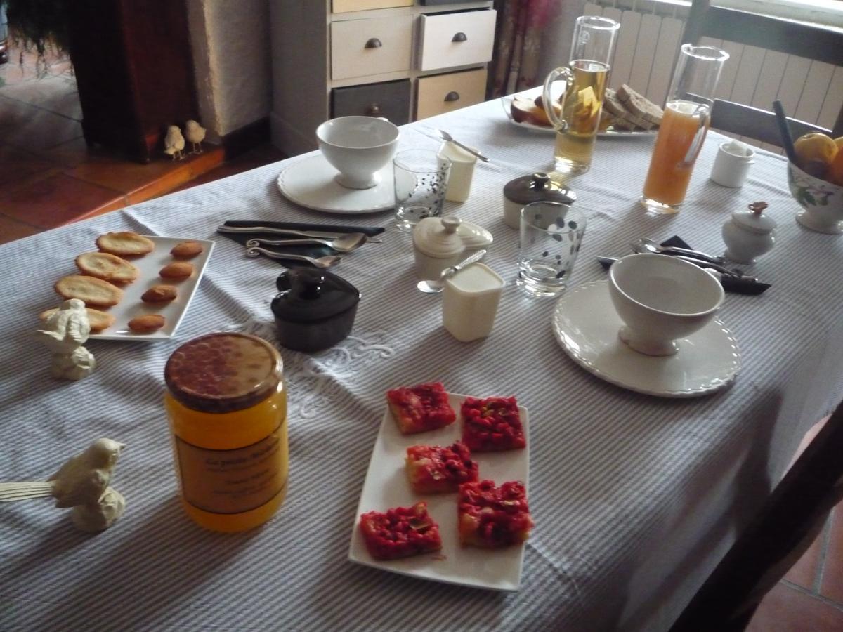 Le Relais Du Grand Logis Bed & Breakfast Civrieux ภายนอก รูปภาพ