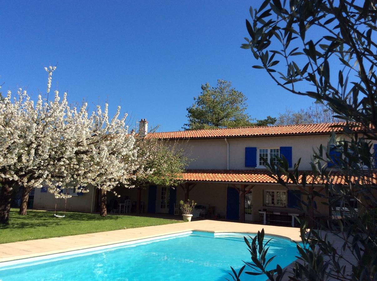 Le Relais Du Grand Logis Bed & Breakfast Civrieux ภายนอก รูปภาพ