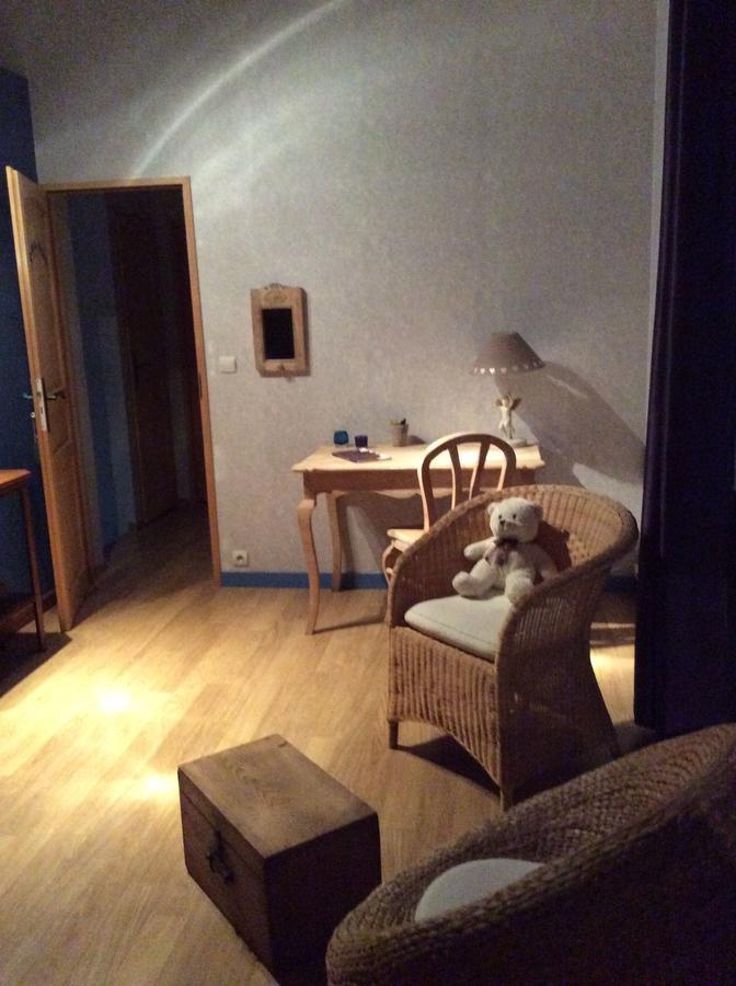 Le Relais Du Grand Logis Bed & Breakfast Civrieux ภายนอก รูปภาพ