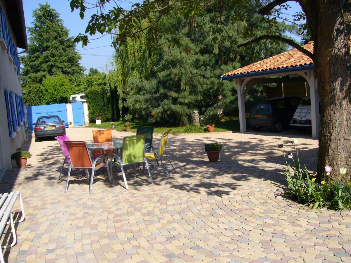 Le Relais Du Grand Logis Bed & Breakfast Civrieux ภายนอก รูปภาพ