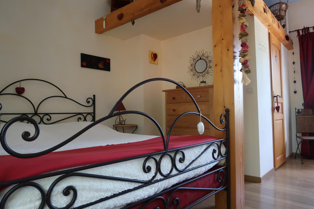 Le Relais Du Grand Logis Bed & Breakfast Civrieux ภายนอก รูปภาพ